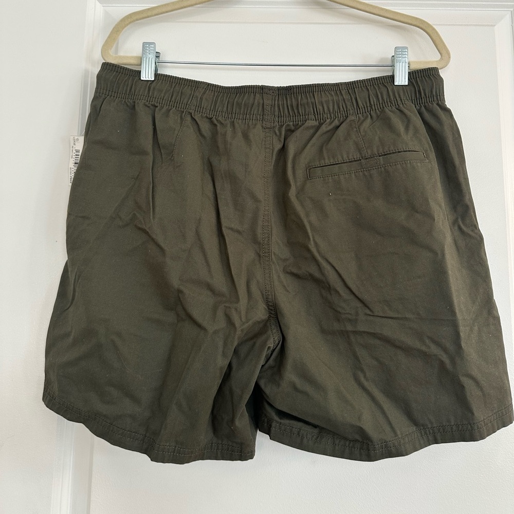 Amazon Essentials Men’s Drawstring Shorts - Picture 2 of 4